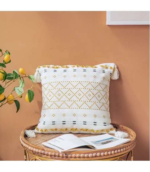 Wholesale Bohemian Spring Geometric Yarn Dyed Latest Cotton Jacquard Cushion Cover Farmhouse Handmade Tassel Throw Pillow Cover 