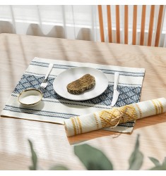 Hot Selling Wholesale Customised Jacquard Dinning Table Decor Handwoven Tassel Table Mat Boho Modern Farmhouse Dining Placemats 