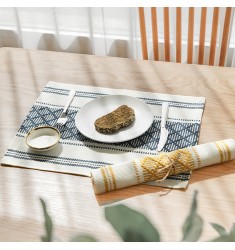 Hot Selling Customised Jacquard Dinning Table Decor Handwoven Tassel Table Mat Boho Modern Farmhouse Dining Placemats 