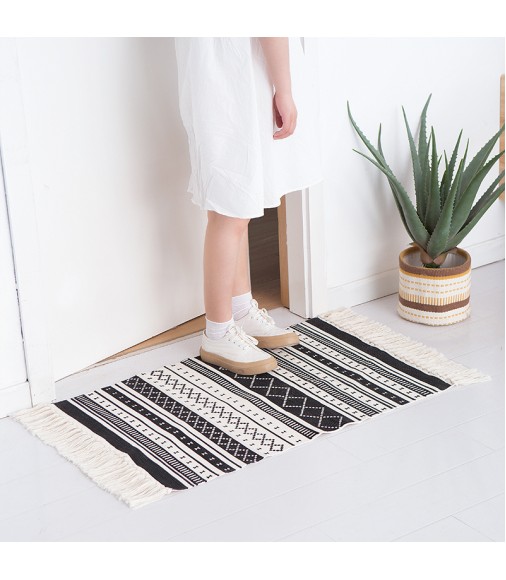 2022 Boho Style Home Decor Black Geometric Pattern Carpet Custom Silk Printing Floor Mat And Rugs For Living Room 