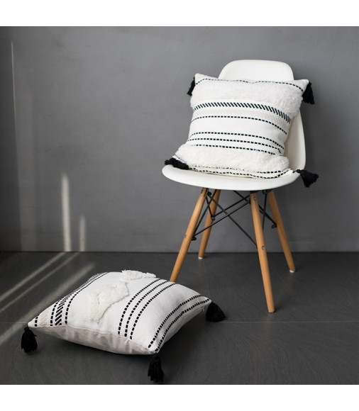 Top Selling Products Black And White Geometric Hand Tufted Cushion Cover Decorative Pillow Covers 18 X 18 
