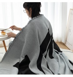 New Four Seasons Use Home Decor Black Tulip Bed Blanket Multifunction Moving Travel Camping Blanket 