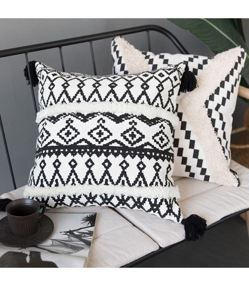 Hot Hotel Decorative Boho Moroccan Tufted Geometric Printed Cotton Woven Pillow Case Black And White Plain Throw Pillow Cover 