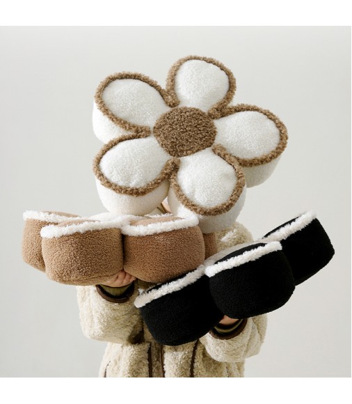 MOCOFO Flower-Shaped Chenille Throw Pillow, Novelty Accent Cushion for Playful Decor