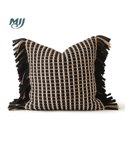 MOCOFO Striped Throw Pillow with Tassels, Textured Decorative Lumbar Cushion, Boho Accent Pillow for Sofa & Bed
