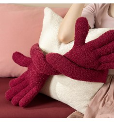 Romantic Hugging Hands Wedding Pillow | Creative Red Bridal Room Decor